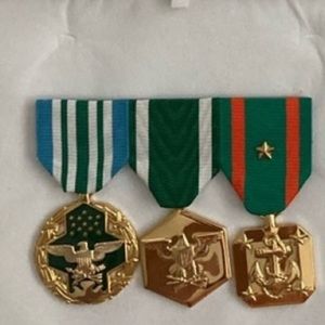 US Navy, military medals (anodized finish) … full size and miniature size set